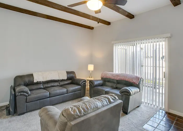 Holiday home 4 Mi To Mill Ave: Family Retreat W/ Patio In